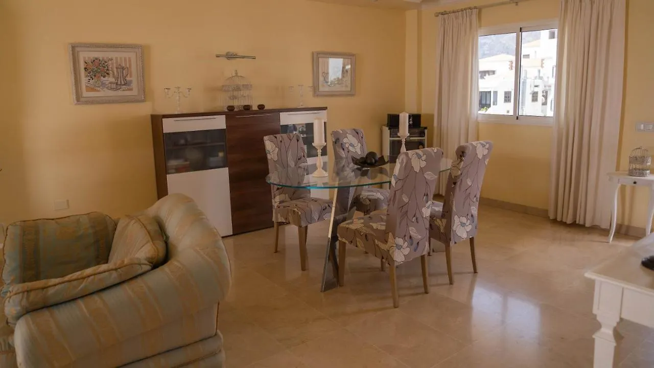 Casa Laura contacts